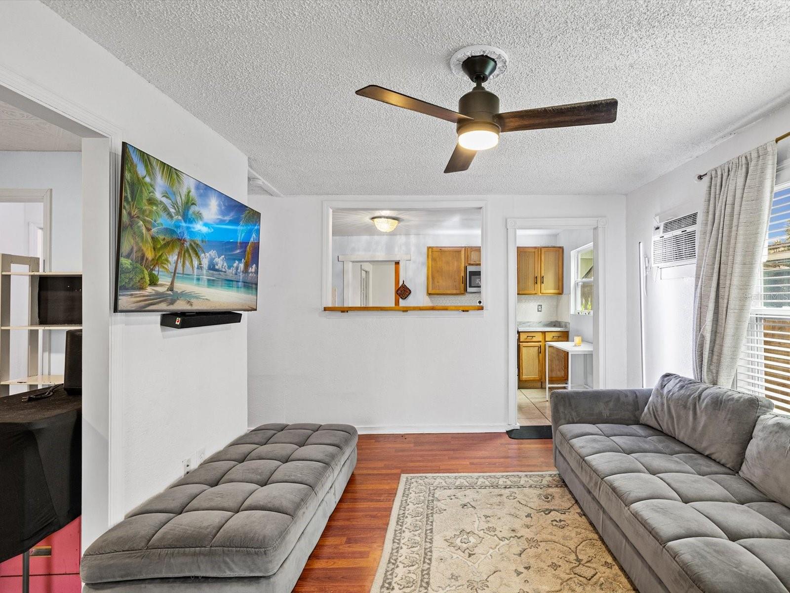 910 E ESKIMO AVE