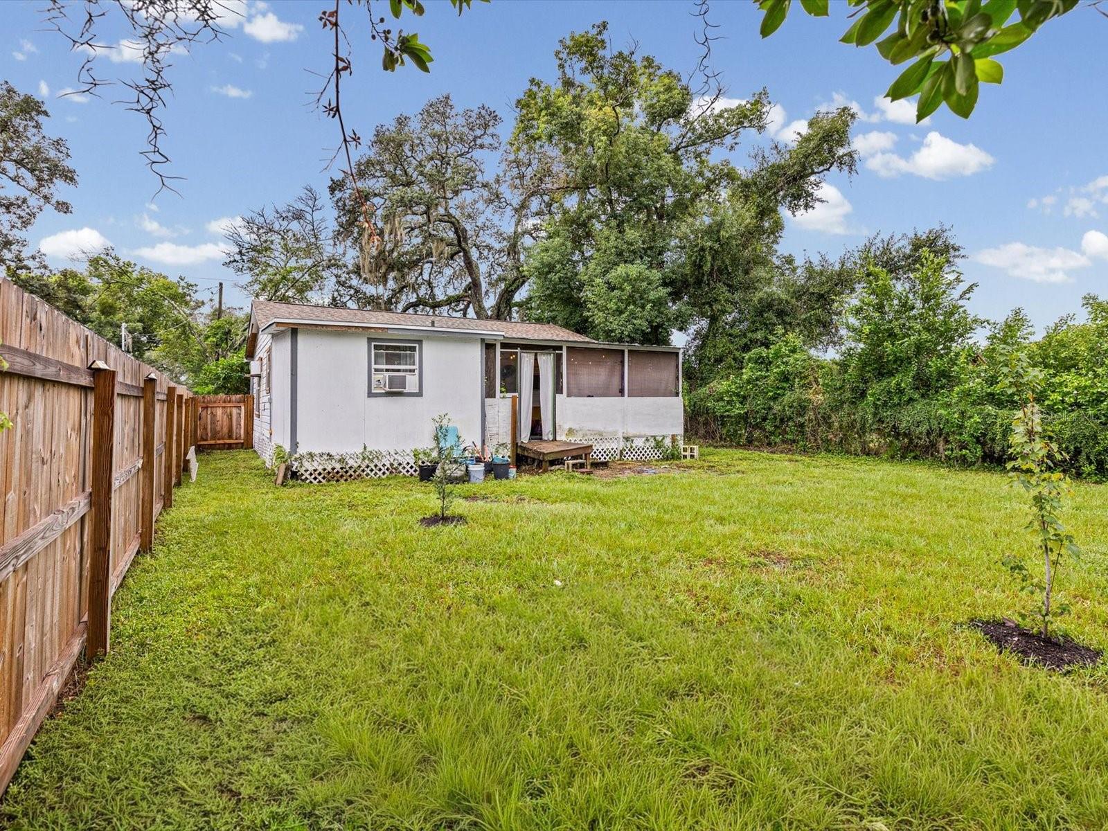 910 E ESKIMO AVE