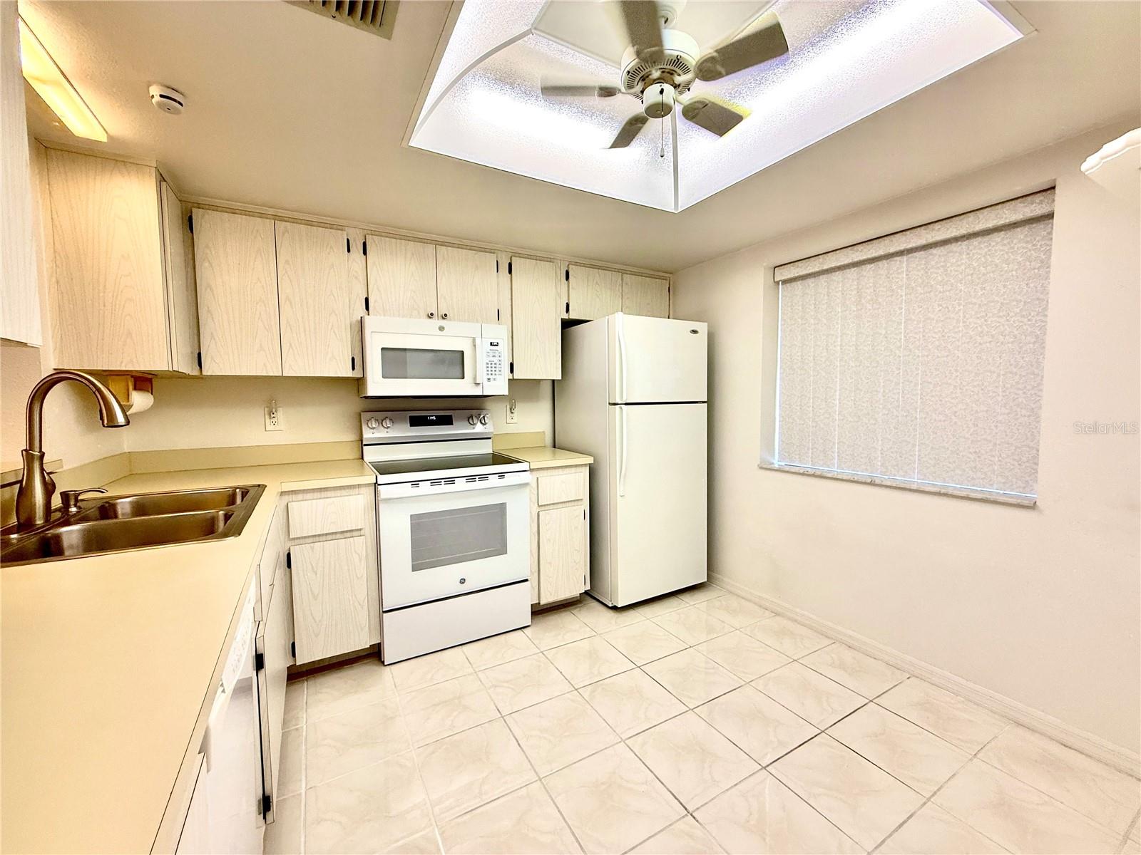 10816 LAQUINTA DR