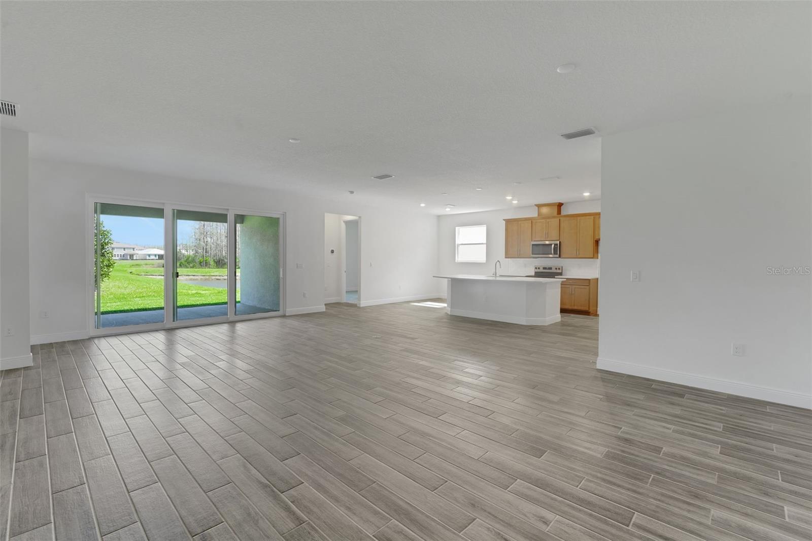 17546 VALLEYWOOD PKWY