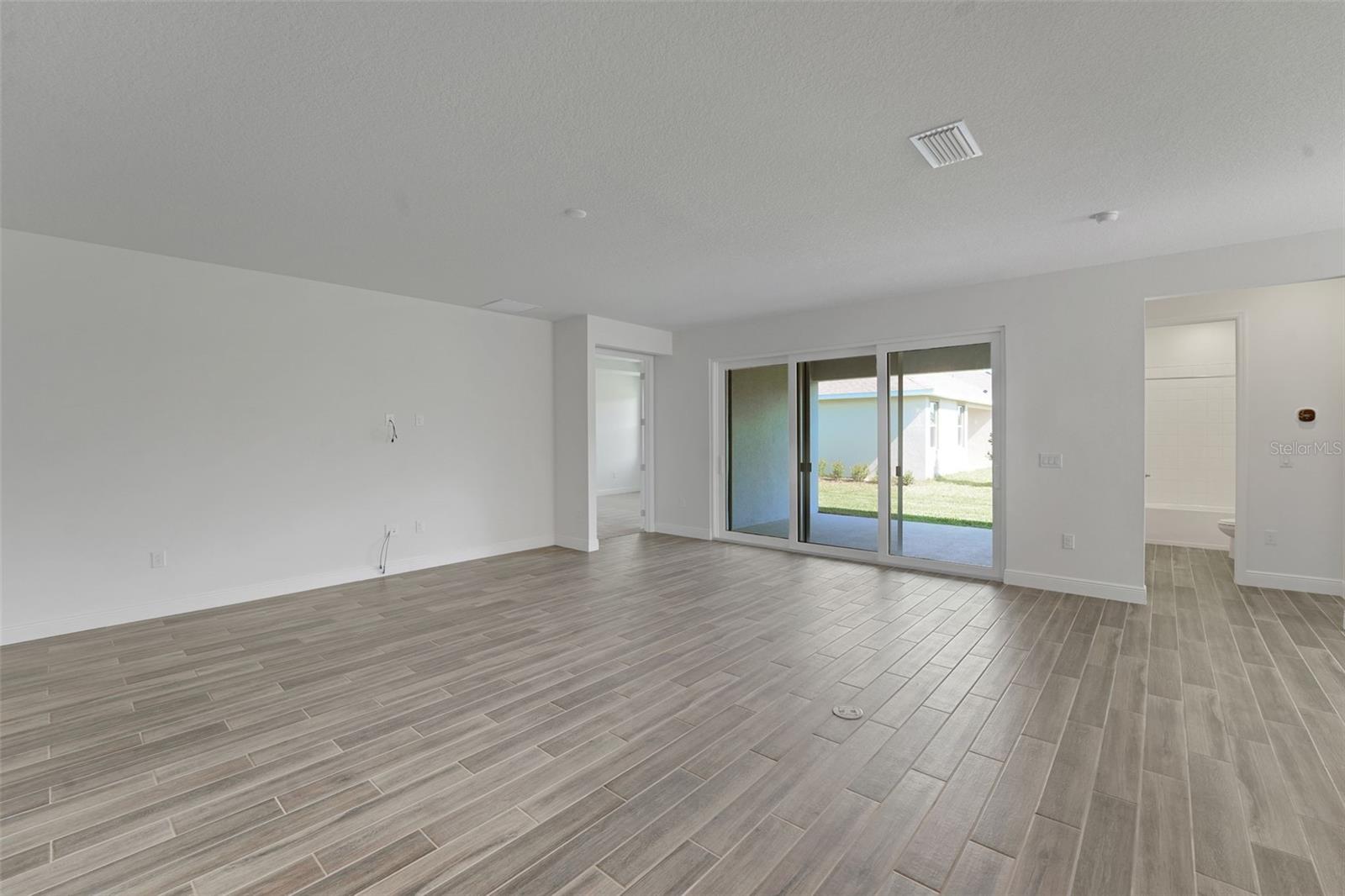 17546 VALLEYWOOD PKWY
