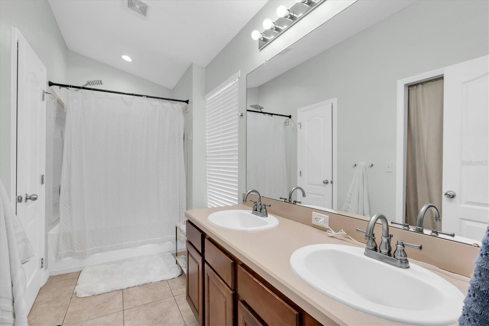 7604 RED MILL CIRCLE