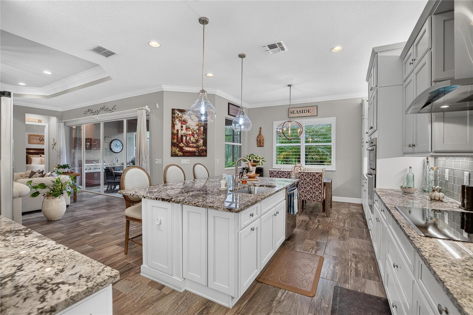 5002 EMERALD ISLE DR