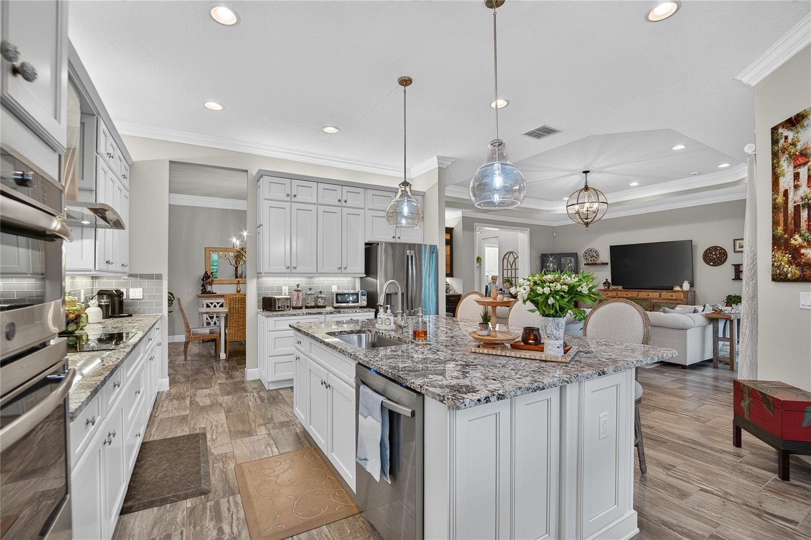 5002 EMERALD ISLE DR