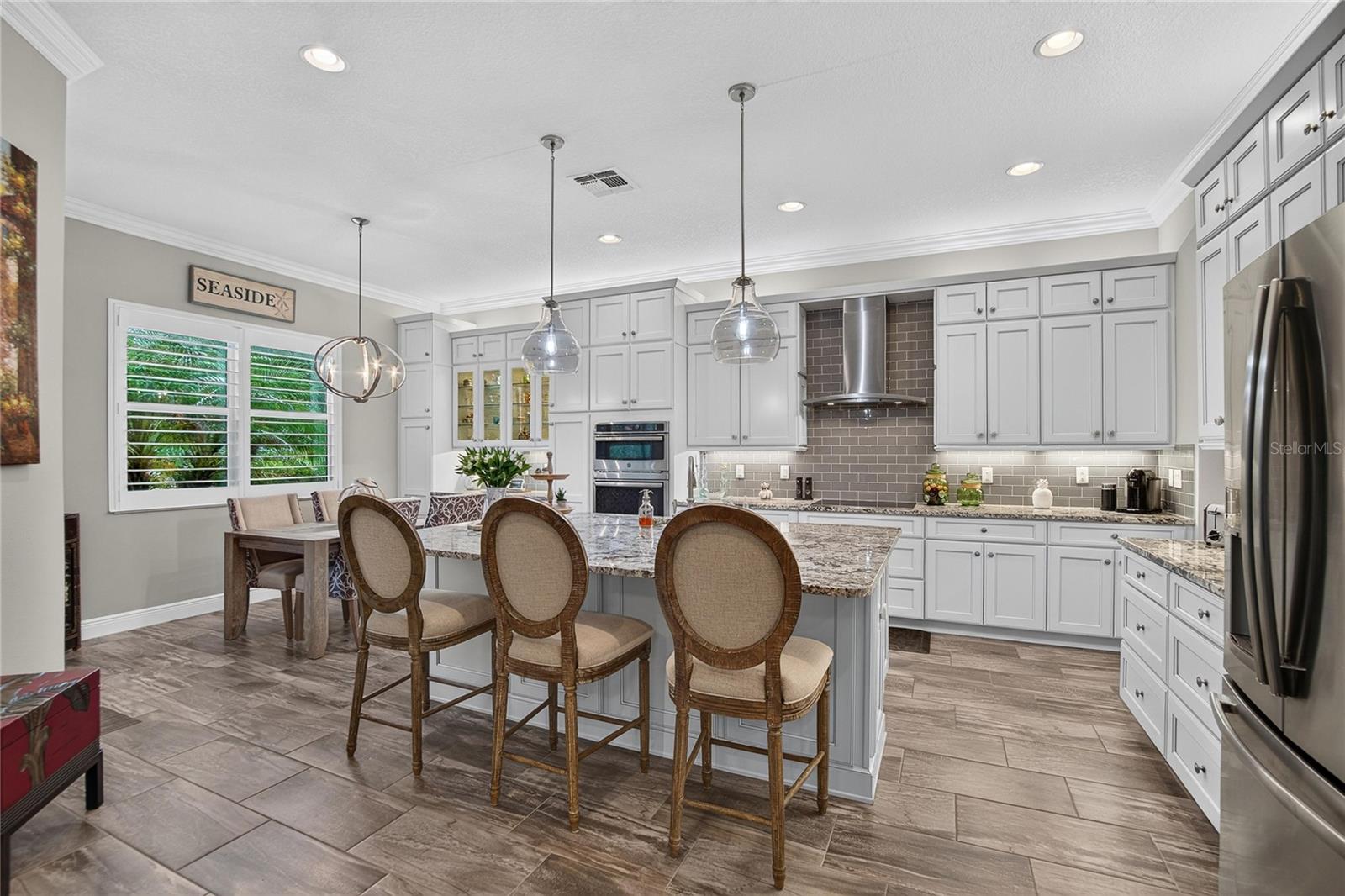 5002 EMERALD ISLE DR