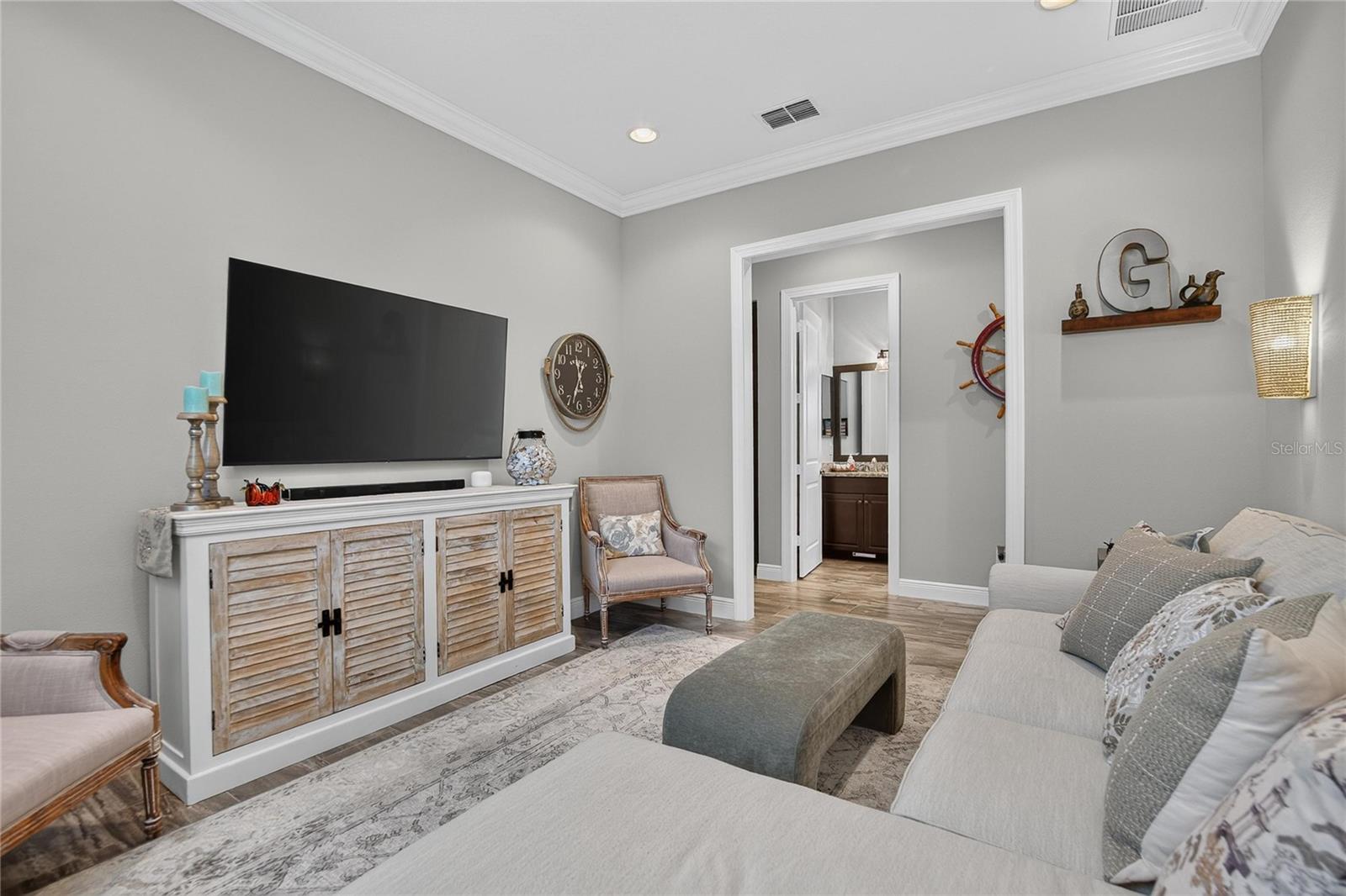5002 EMERALD ISLE DR