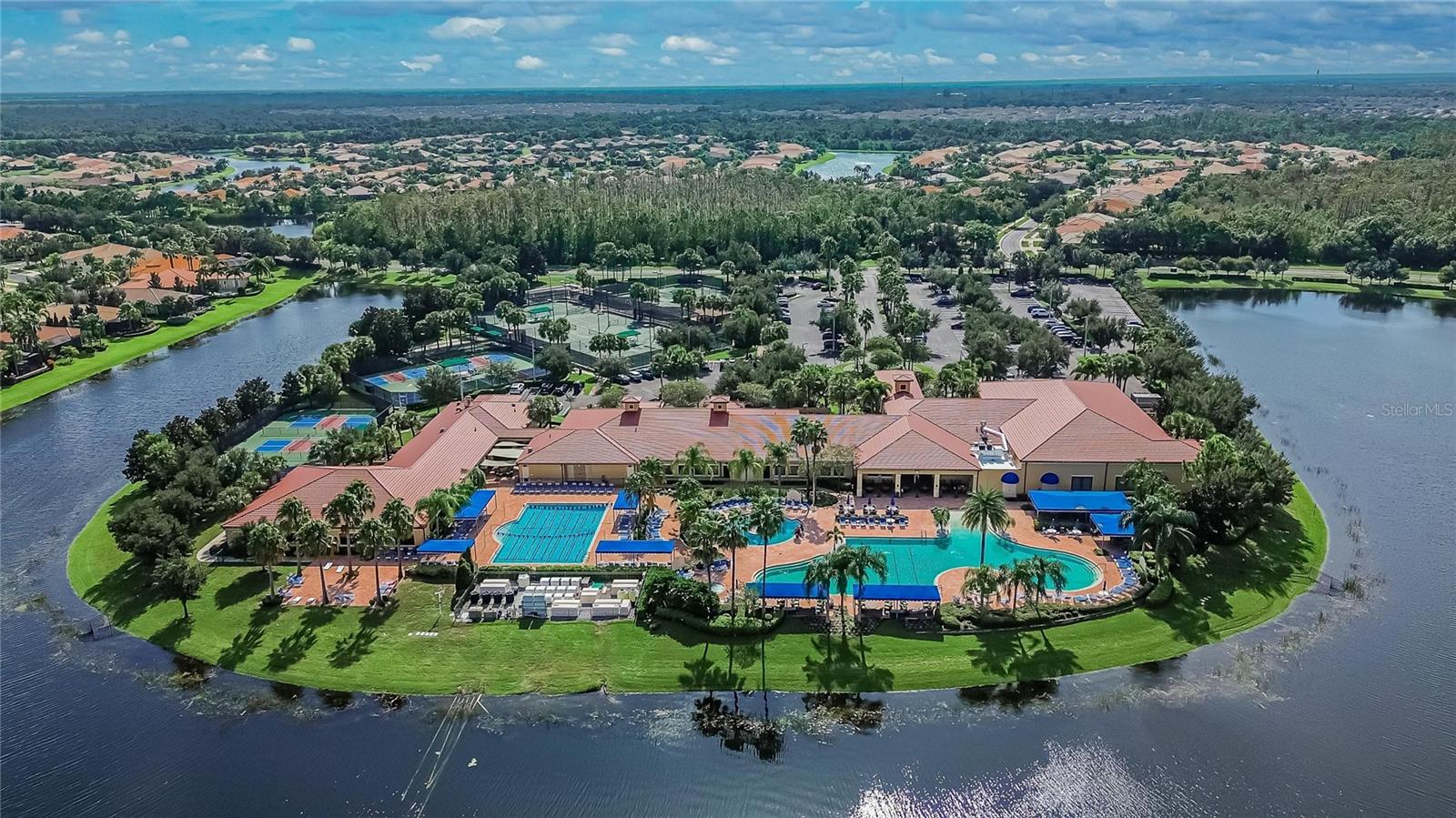 5002 EMERALD ISLE DR
