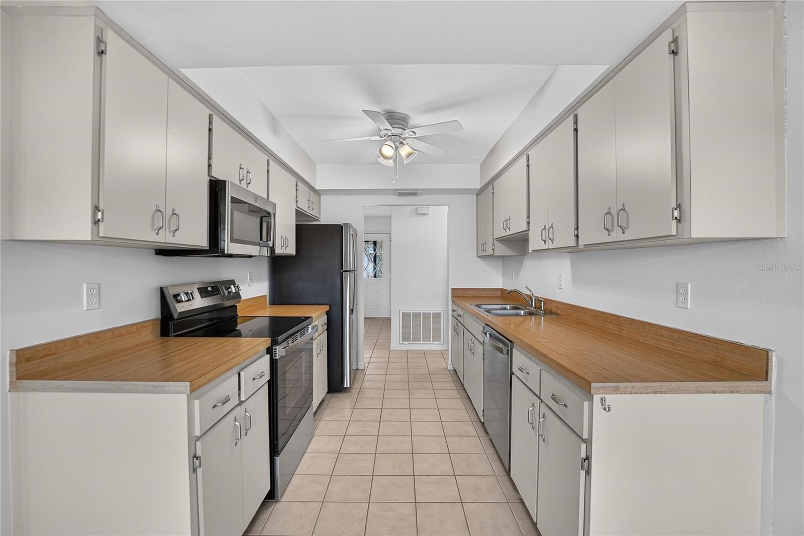 1308 LELAND DR #1308