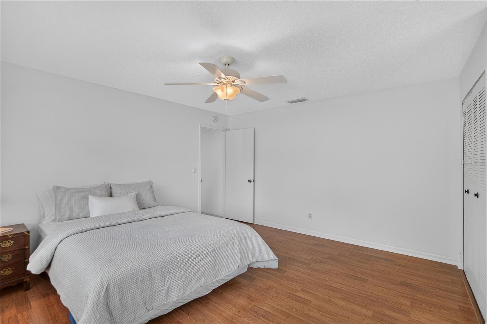 1308 LELAND DR #1308