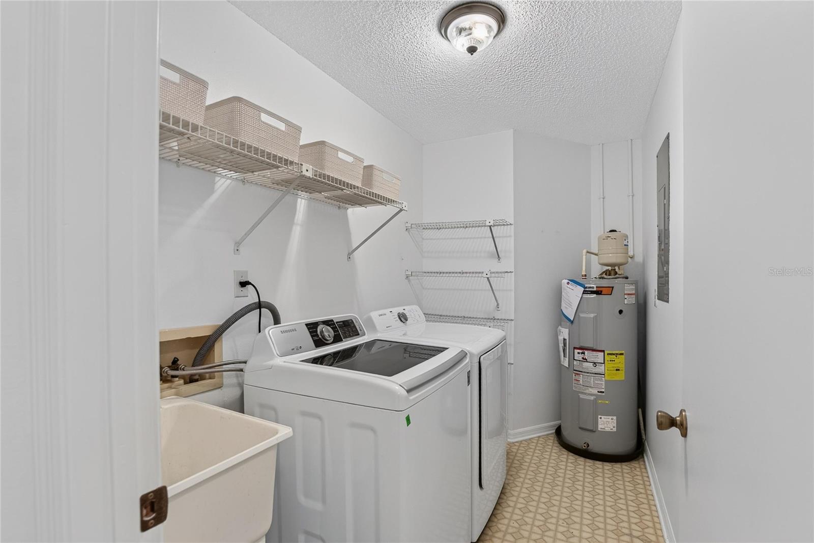 1308 LELAND DR #1308