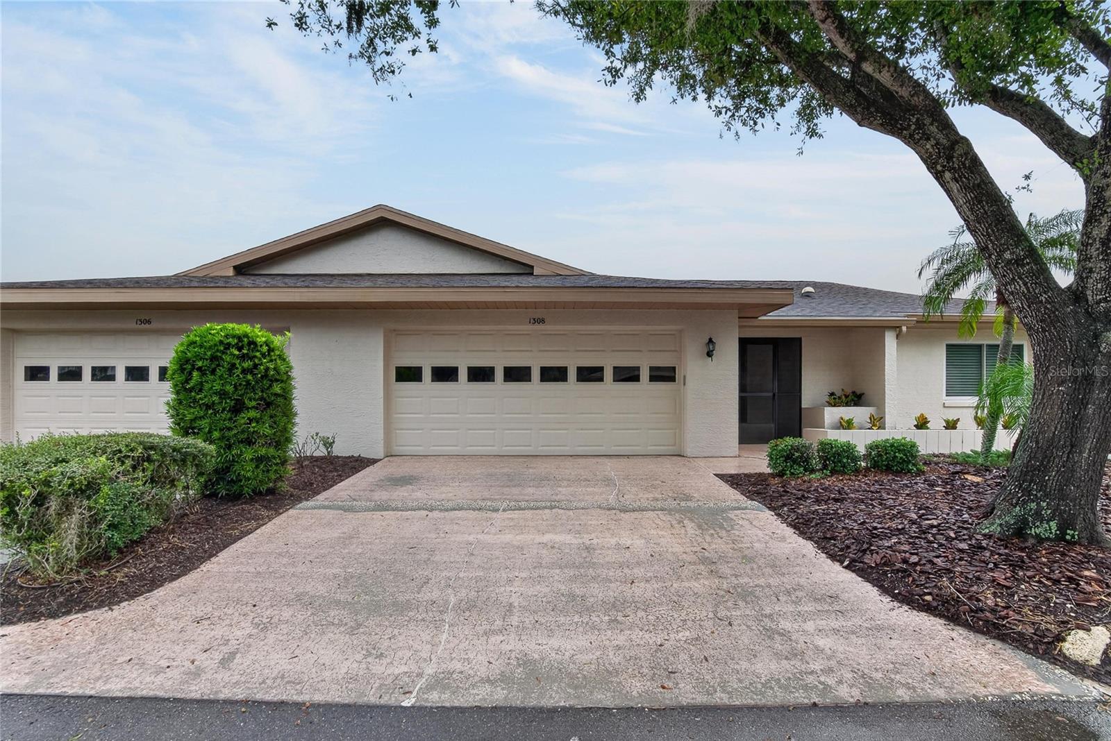 1308 LELAND DR #1308