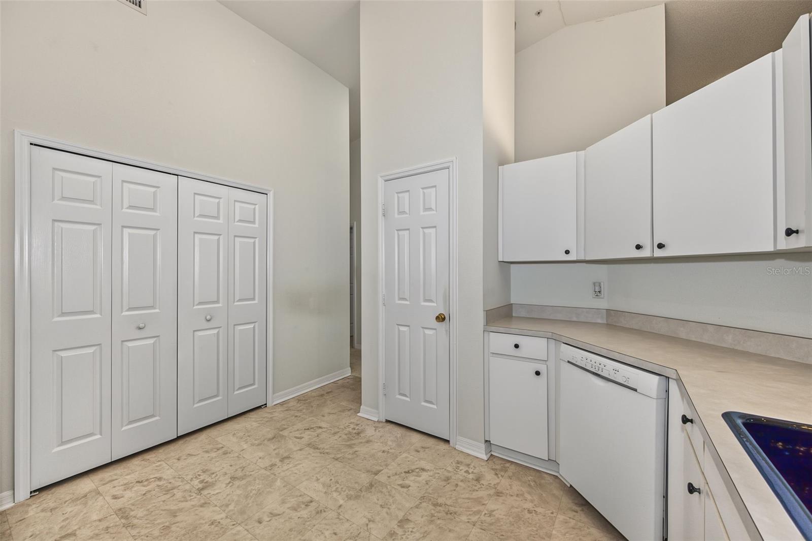 8406 TERRACE MEADOWS CT