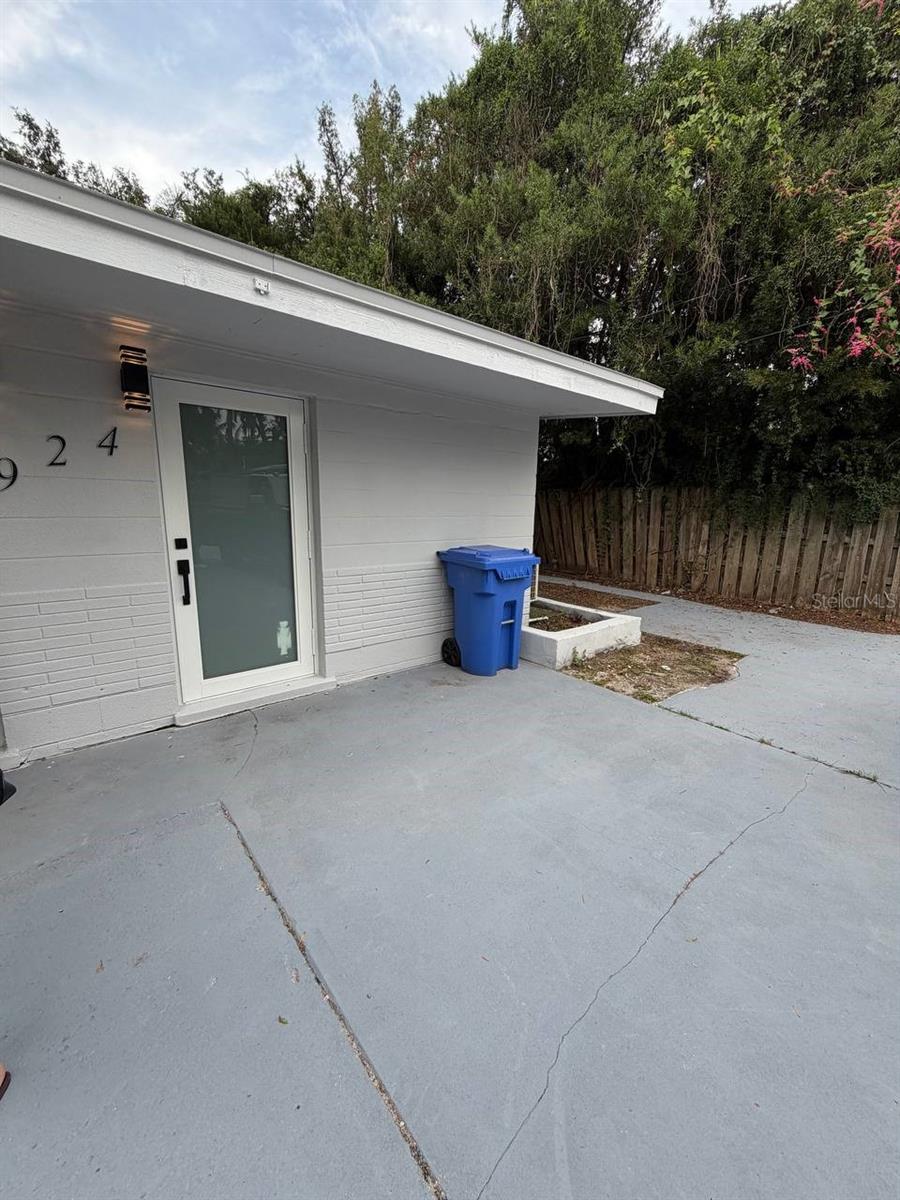 924 VALMAR ST