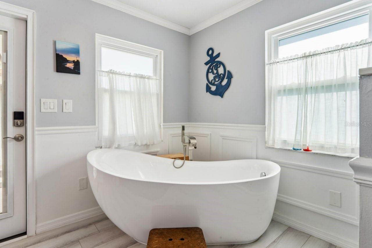 4254 MARINE PKWY