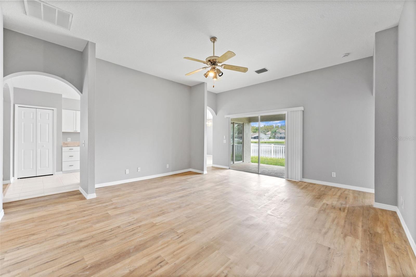19009 FISHERMANS BEND DR