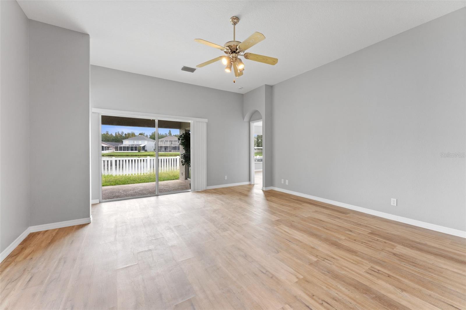 19009 FISHERMANS BEND DR