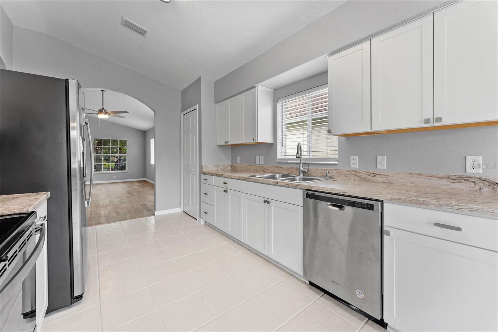 19009 FISHERMANS BEND DR