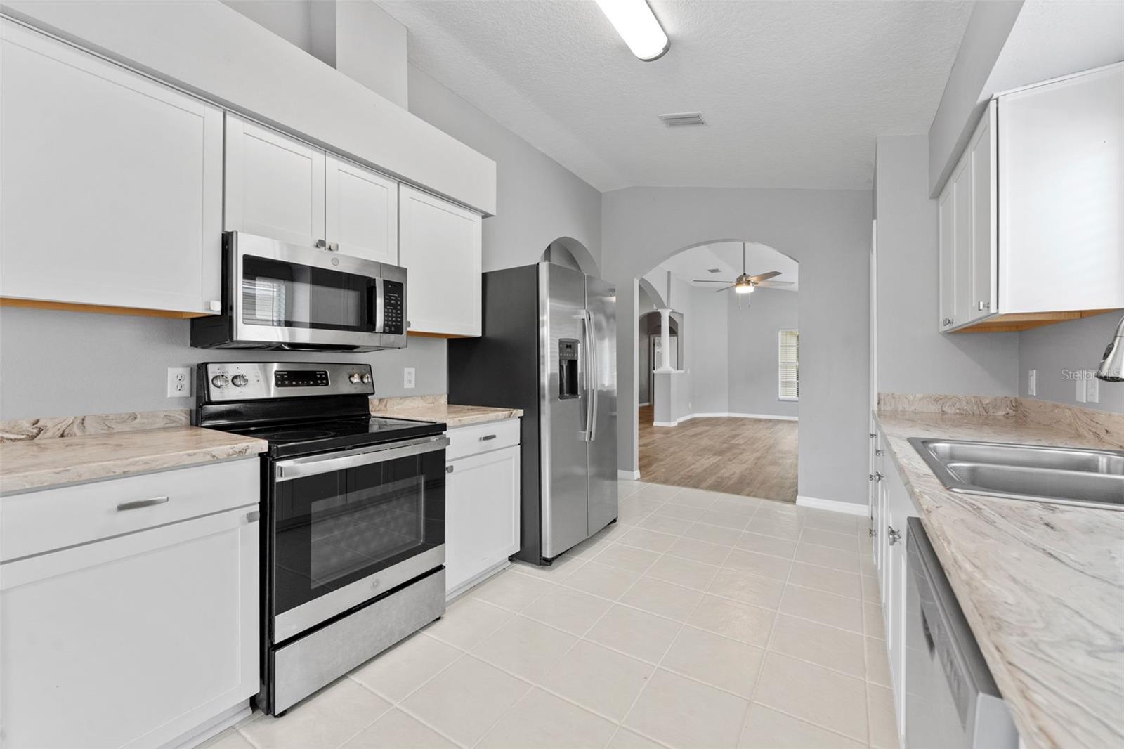 19009 FISHERMANS BEND DR