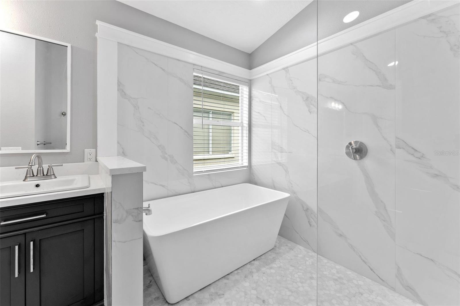 19009 FISHERMANS BEND DR