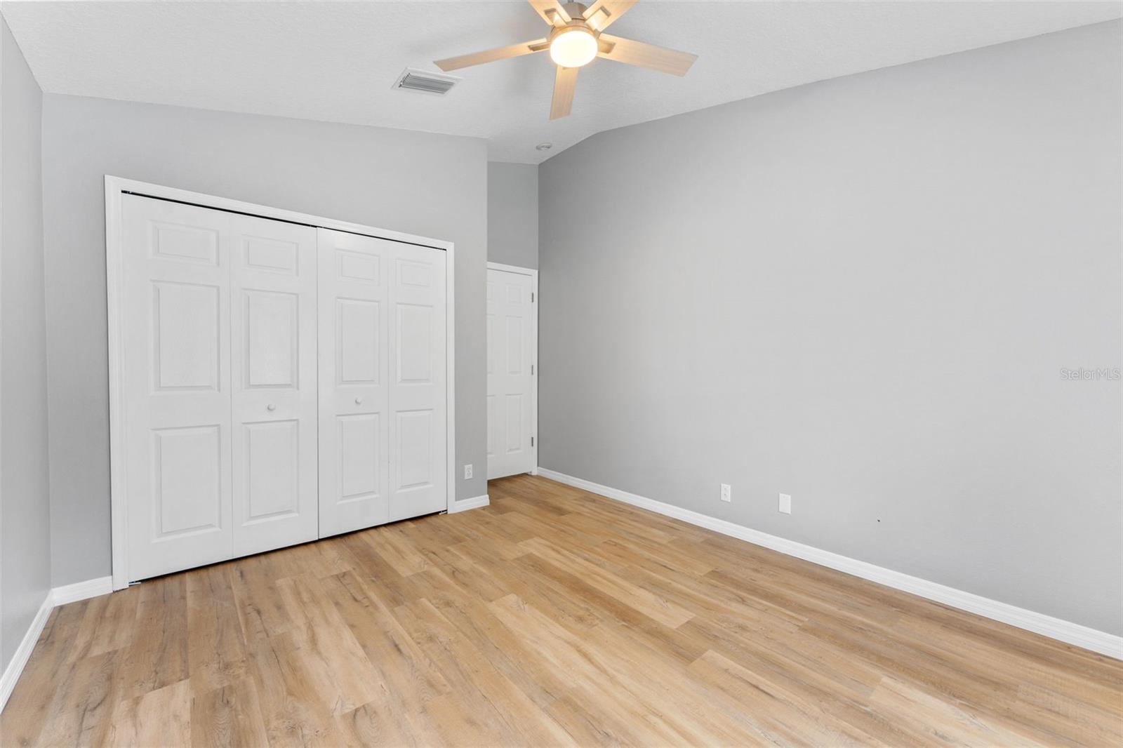 19009 FISHERMANS BEND DR