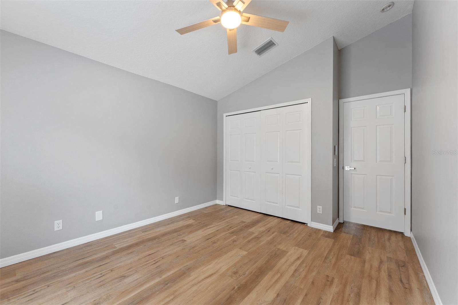19009 FISHERMANS BEND DR