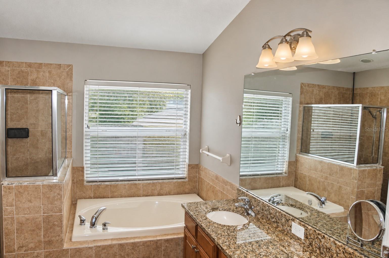 421 THICKET CREST RD
