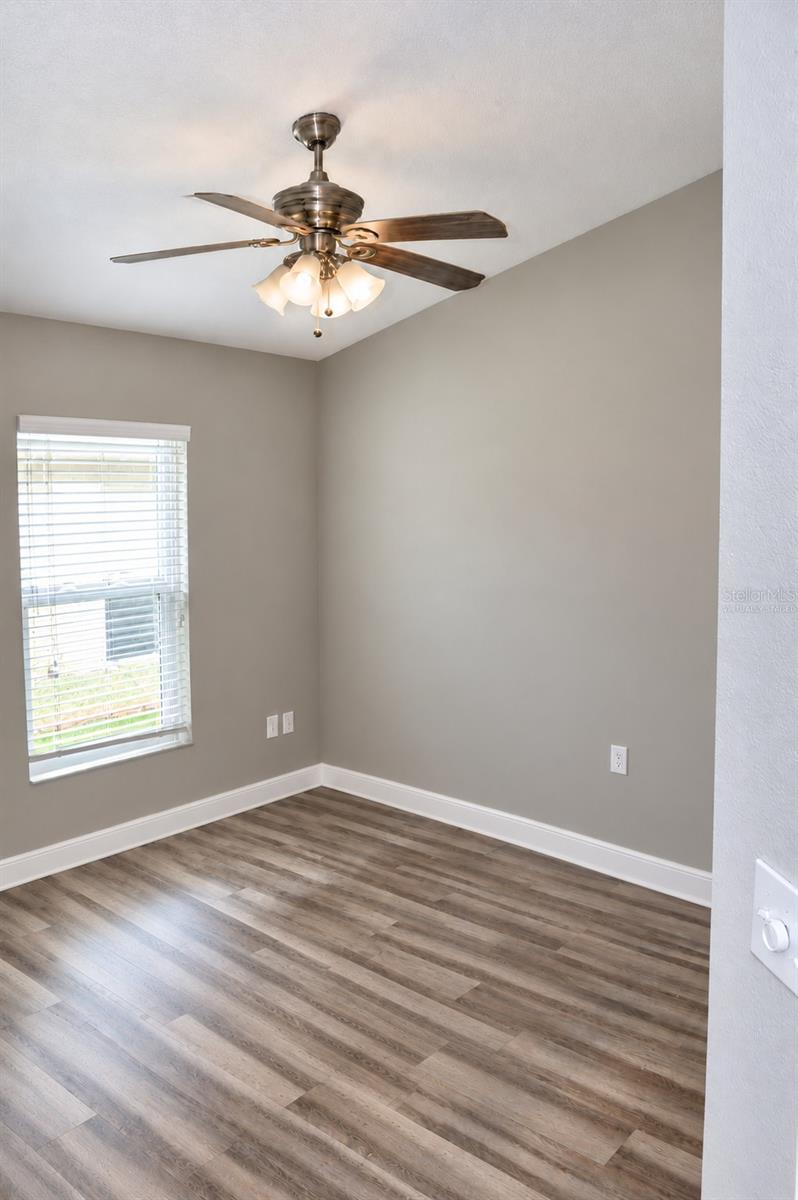 421 THICKET CREST RD