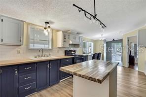 2400 LEMUR DR