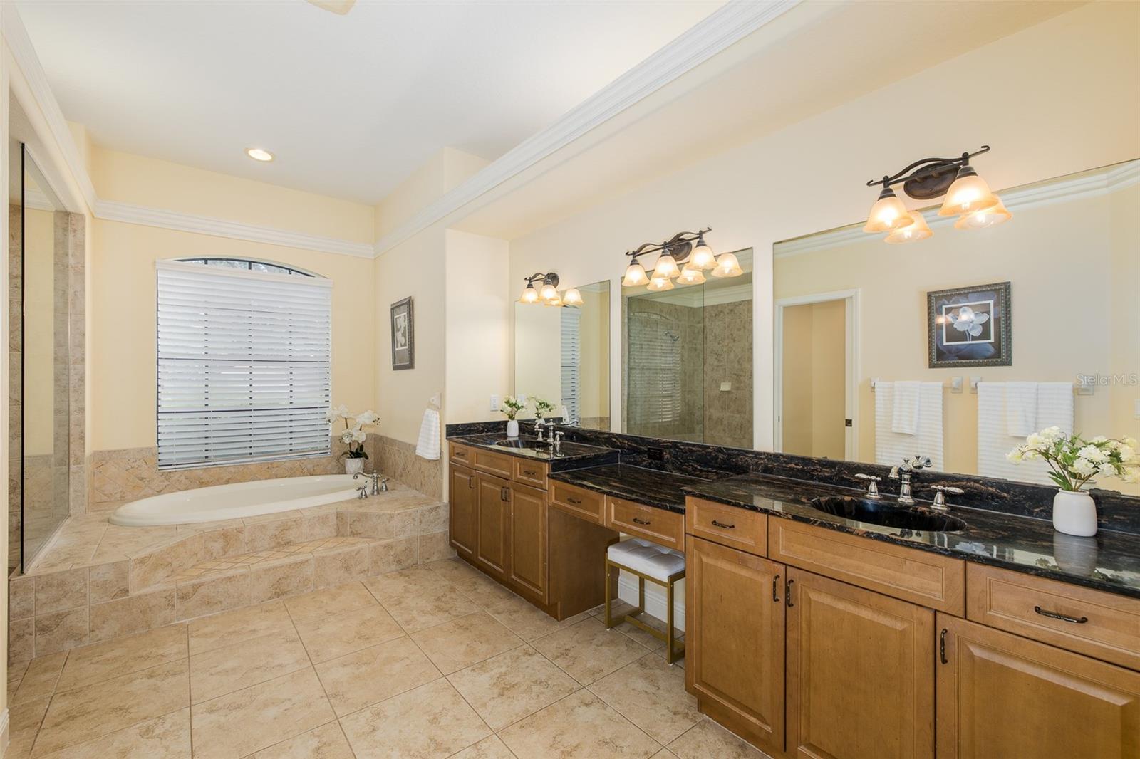 10640 PONTOFINO CIR