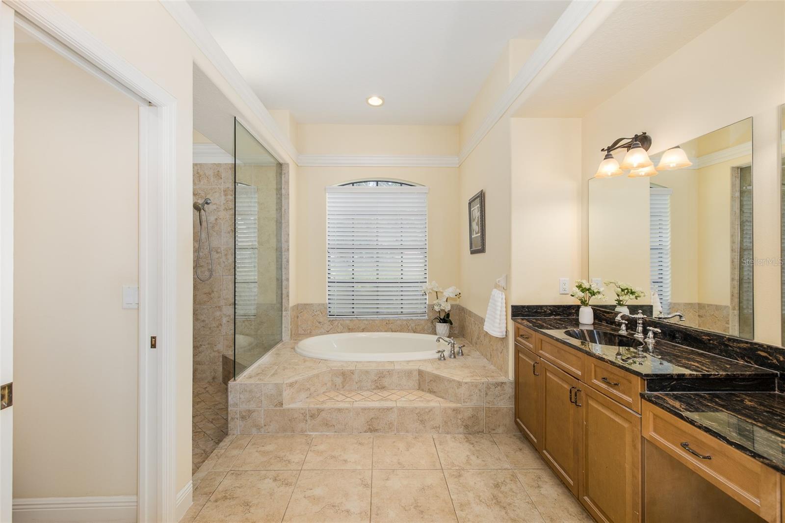 10640 PONTOFINO CIR