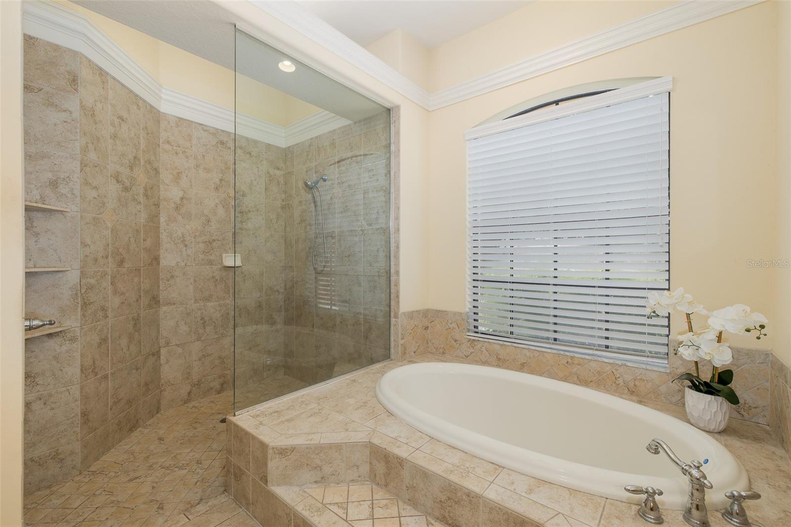 10640 PONTOFINO CIR