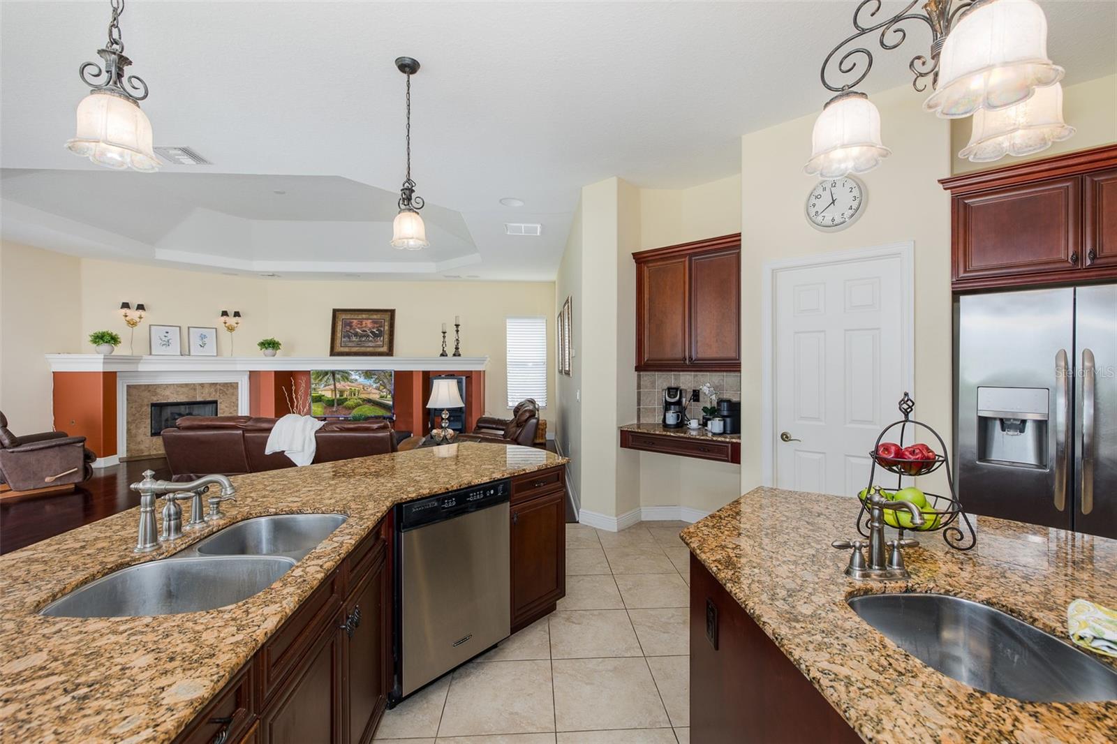 10640 PONTOFINO CIR