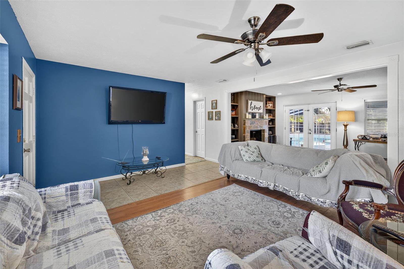 1004 MANDALAY DR