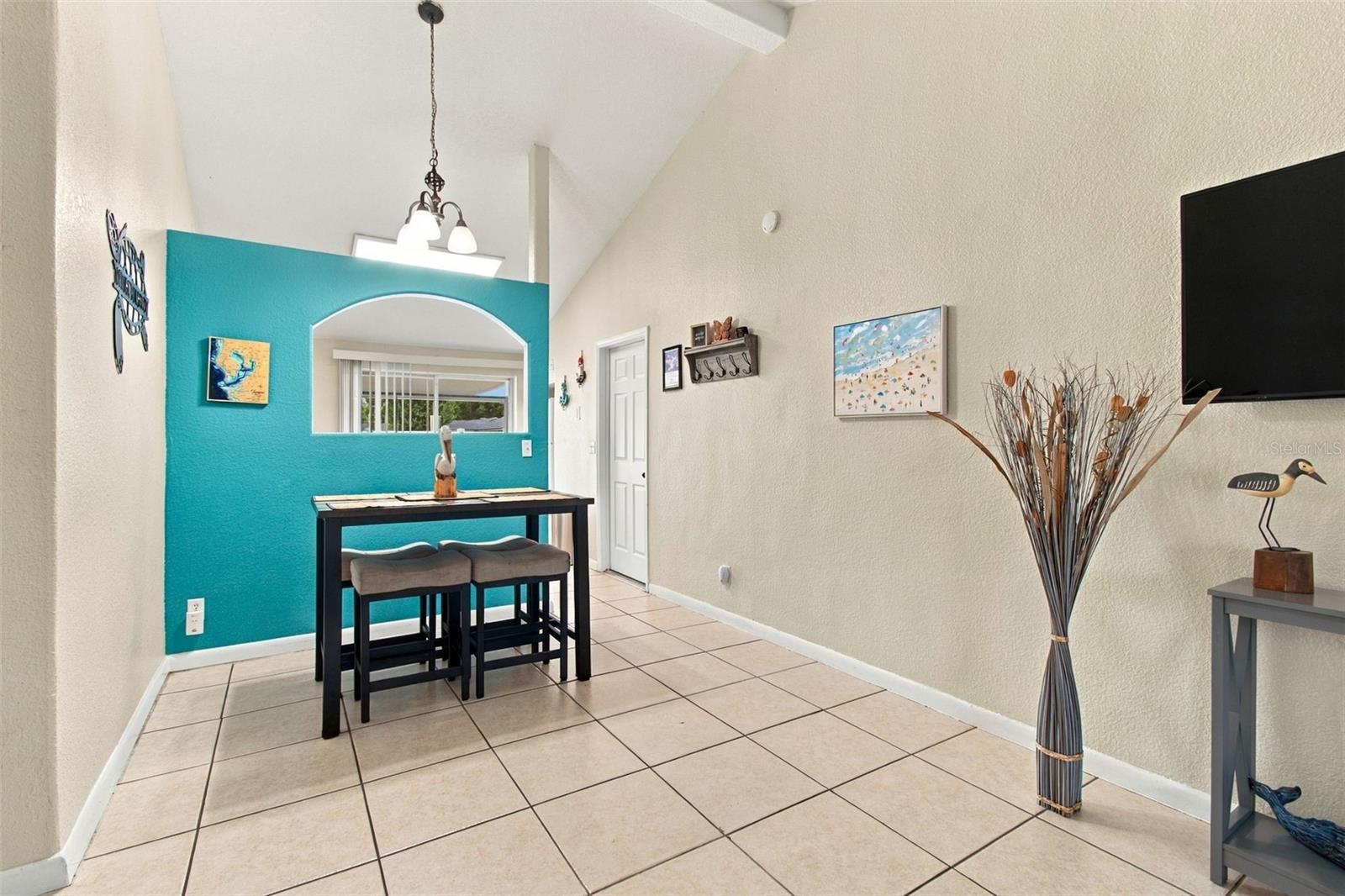7607 WOODLAND OAKS CT