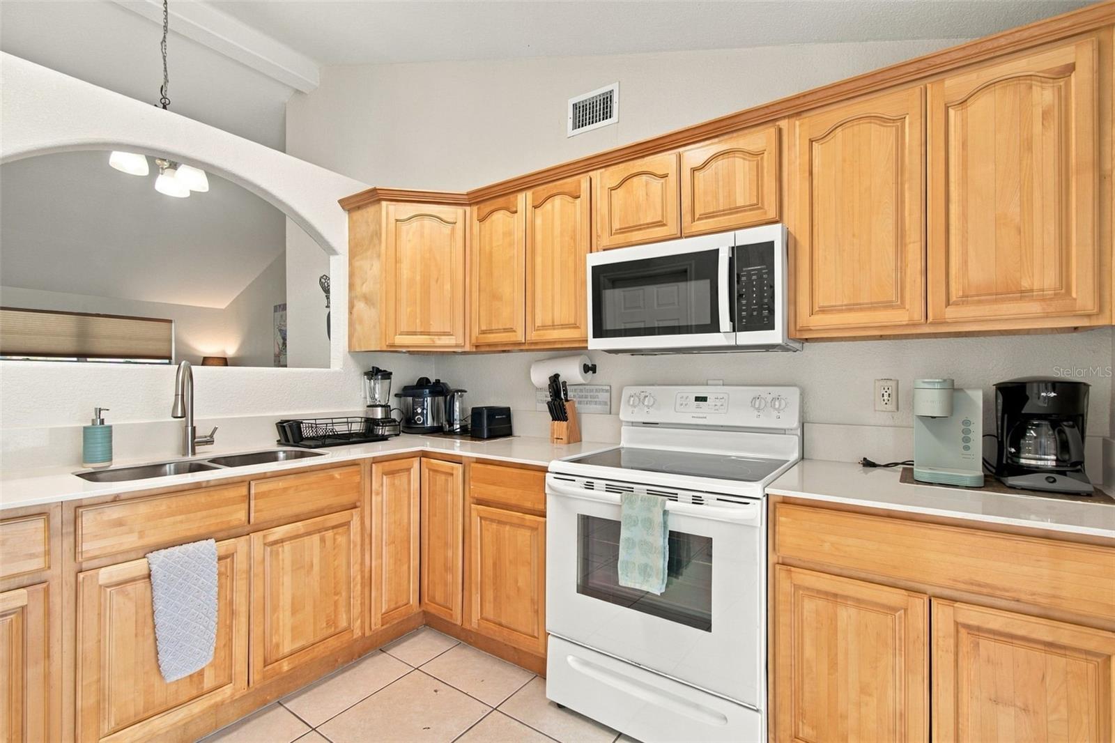 7607 WOODLAND OAKS CT