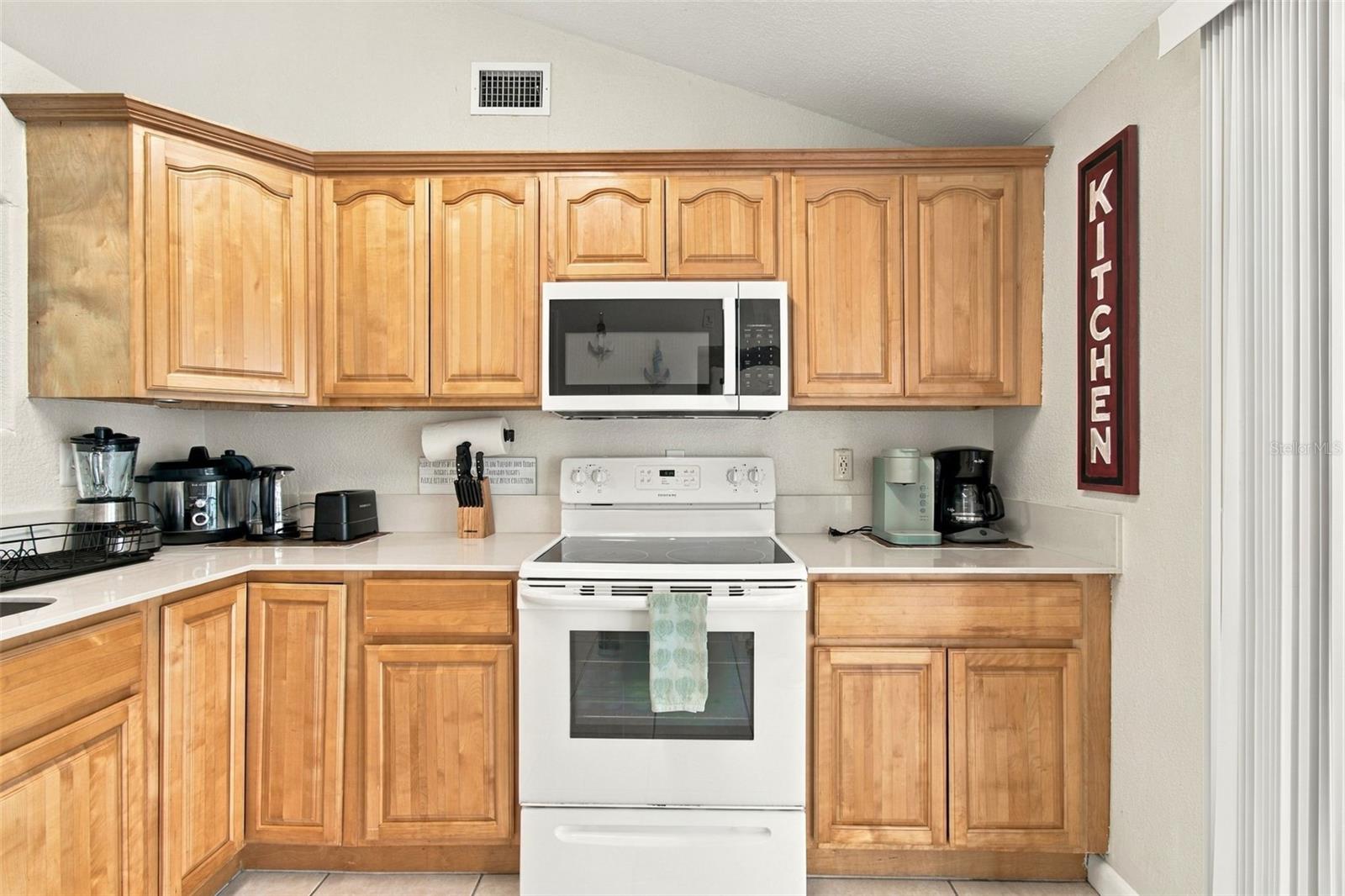 7607 WOODLAND OAKS CT