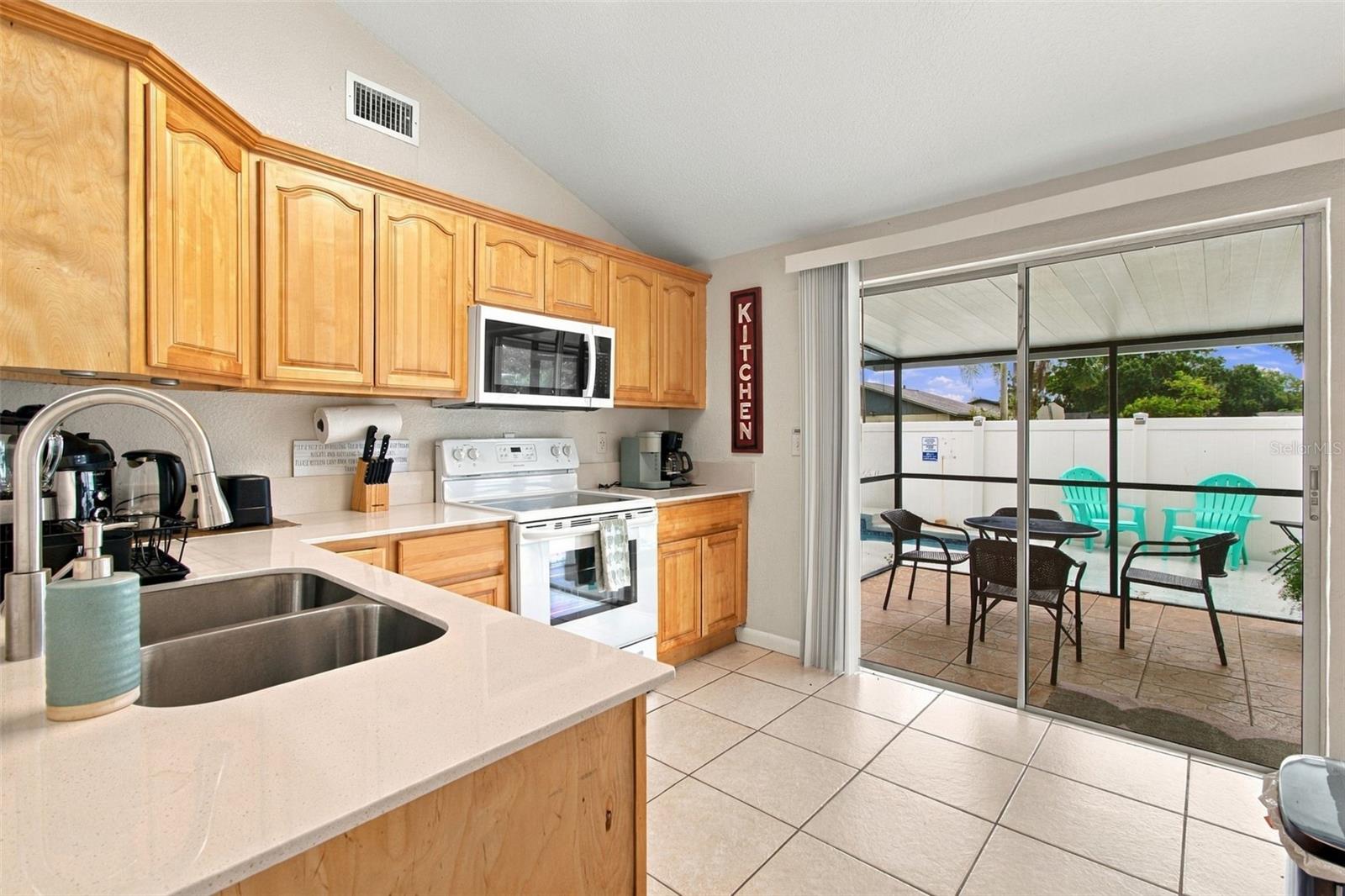 7607 WOODLAND OAKS CT