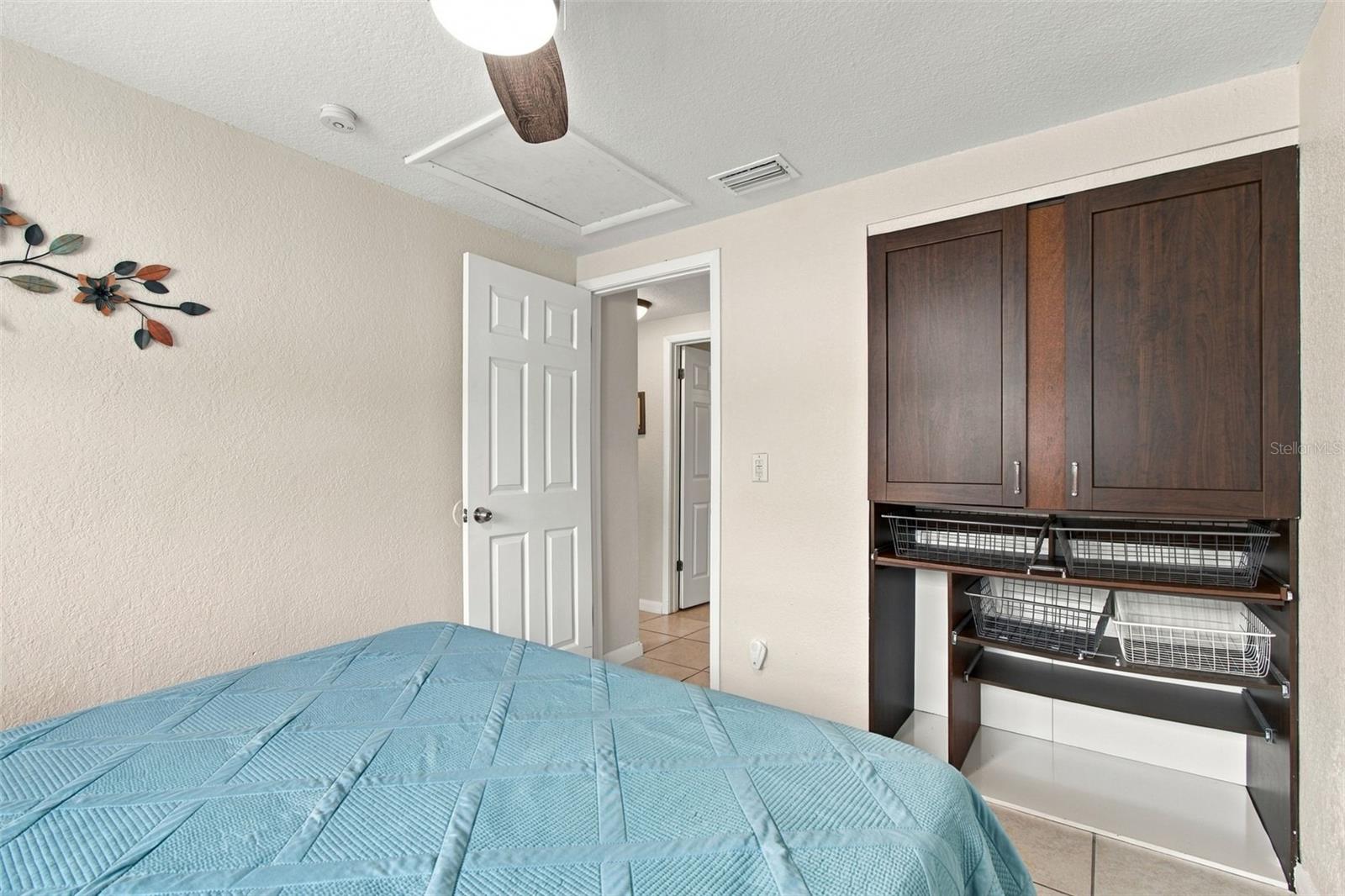 7607 WOODLAND OAKS CT