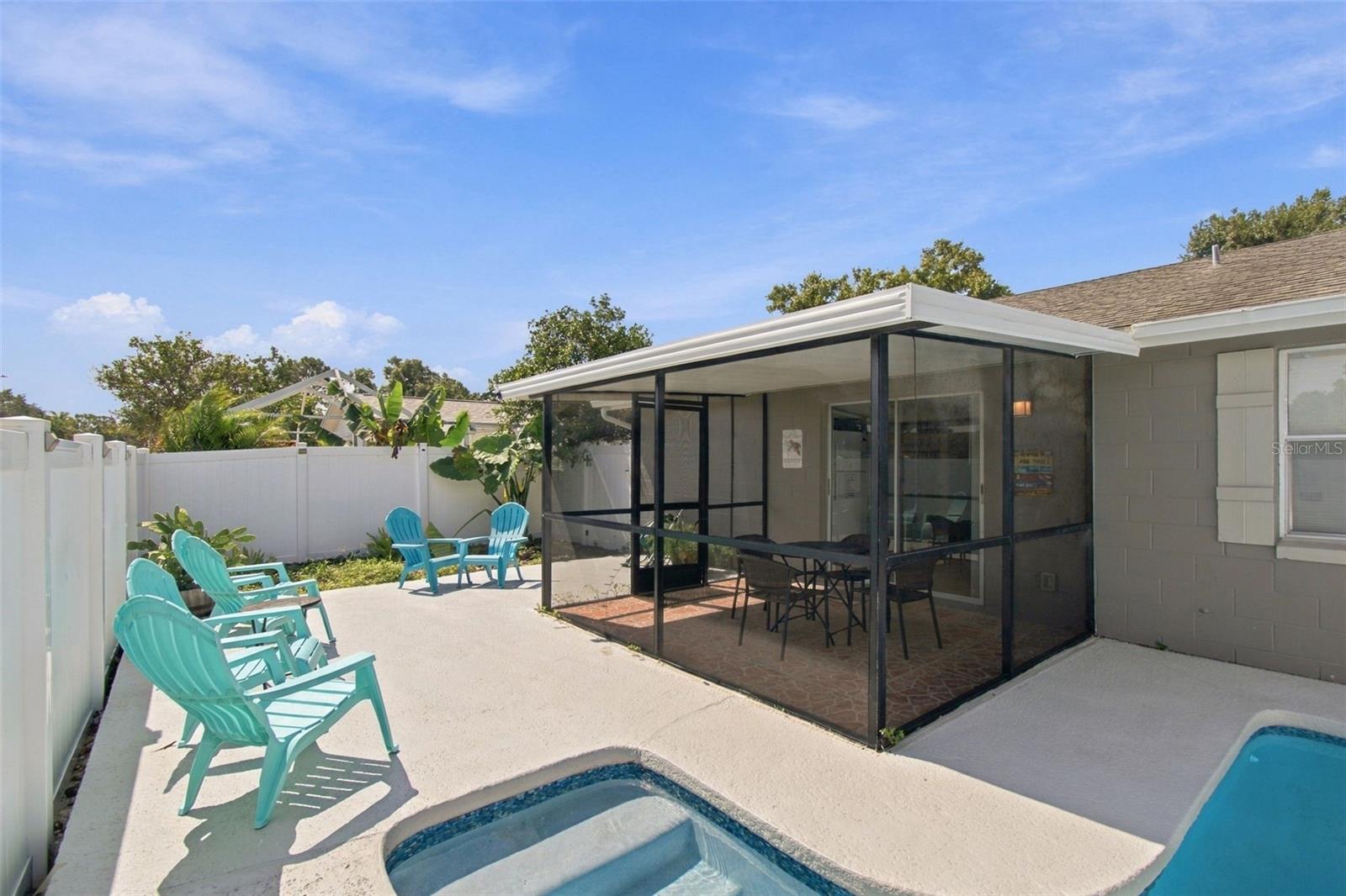 7607 WOODLAND OAKS CT