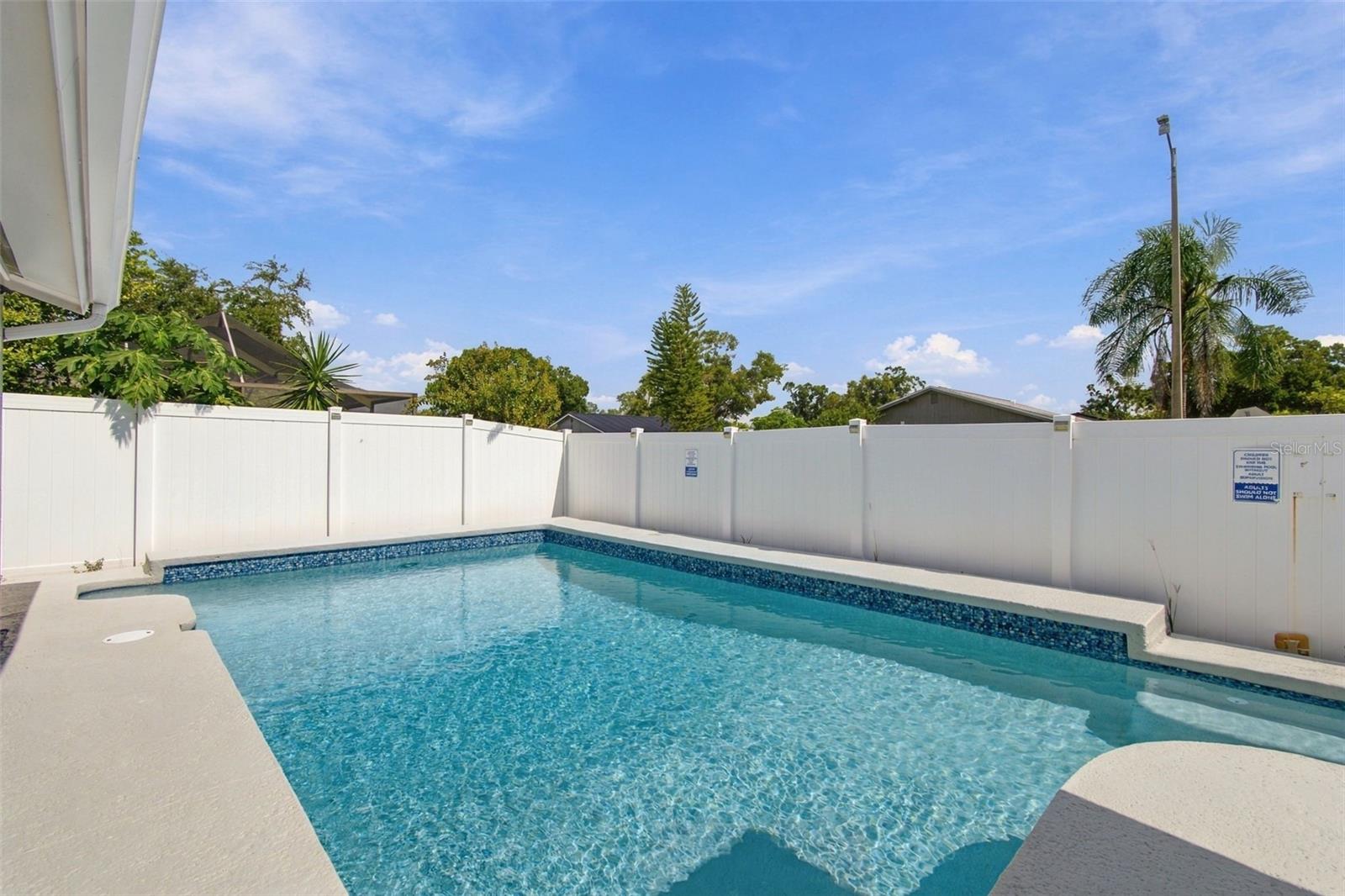 7607 WOODLAND OAKS CT