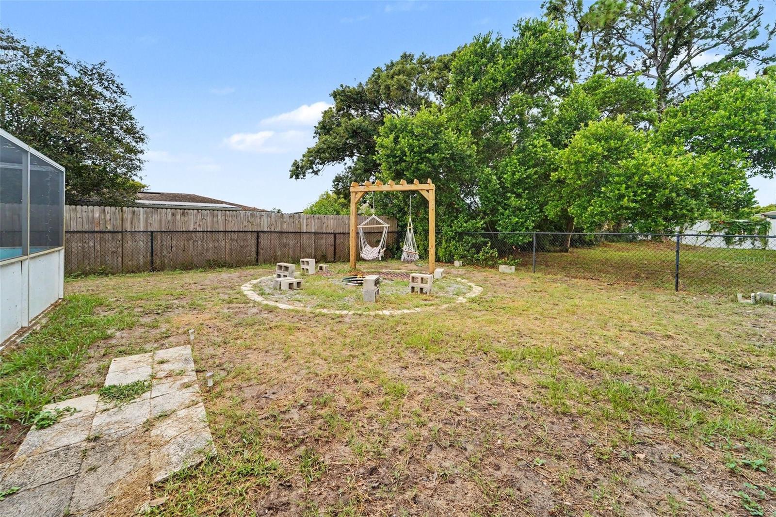 7922 LILAC DR