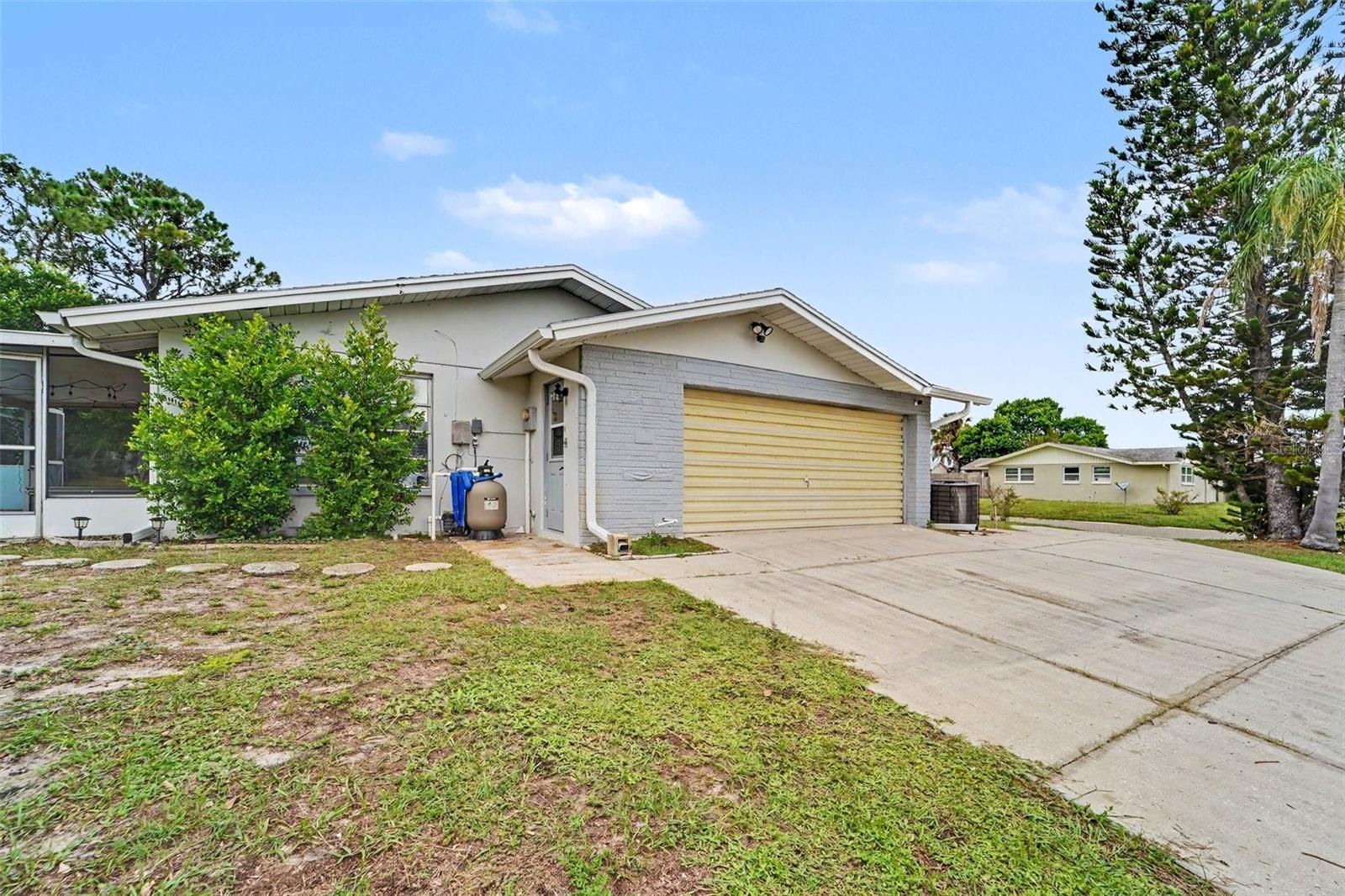 7922 LILAC DR