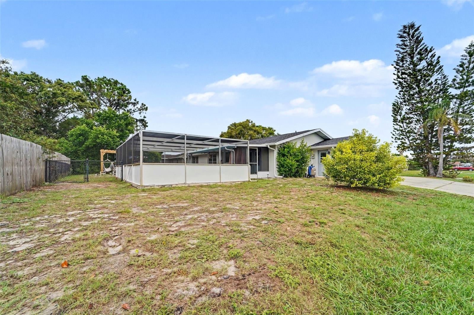 7922 LILAC DR