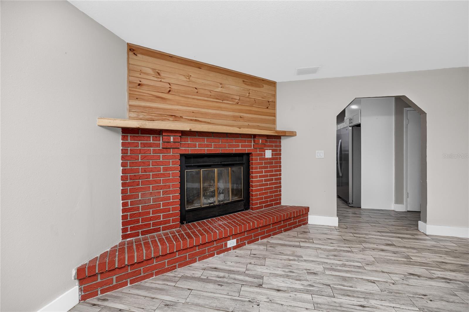 4624 WISTERIA DR