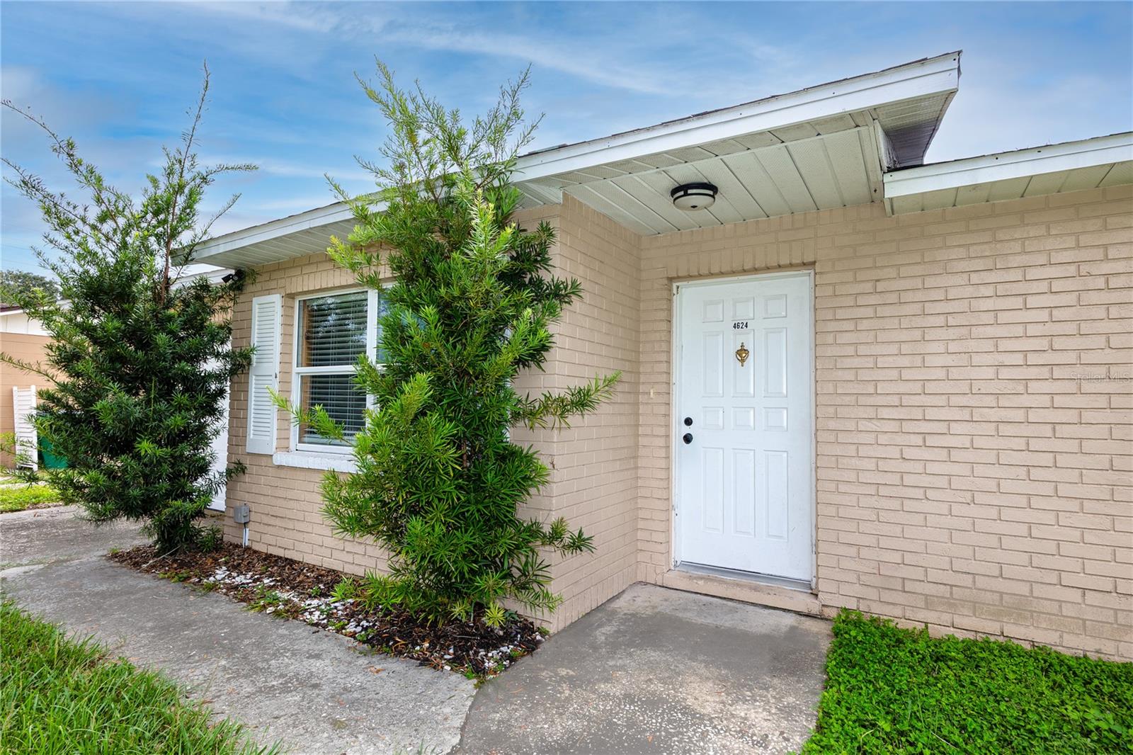 4624 WISTERIA DR