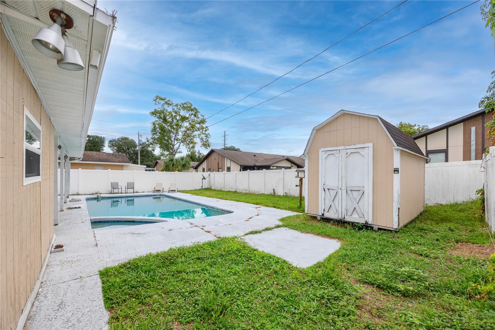 4624 WISTERIA DR