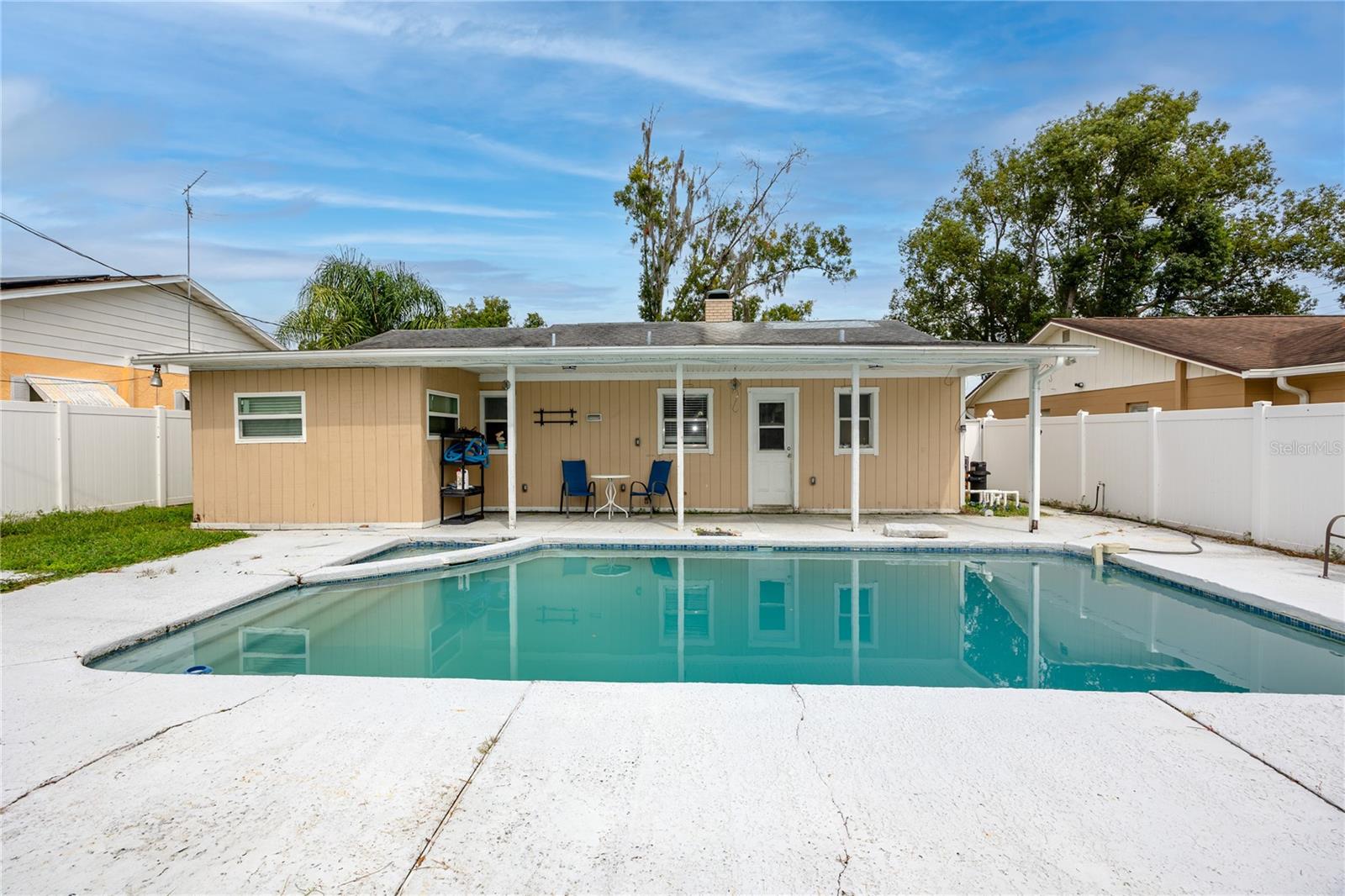 4624 WISTERIA DR