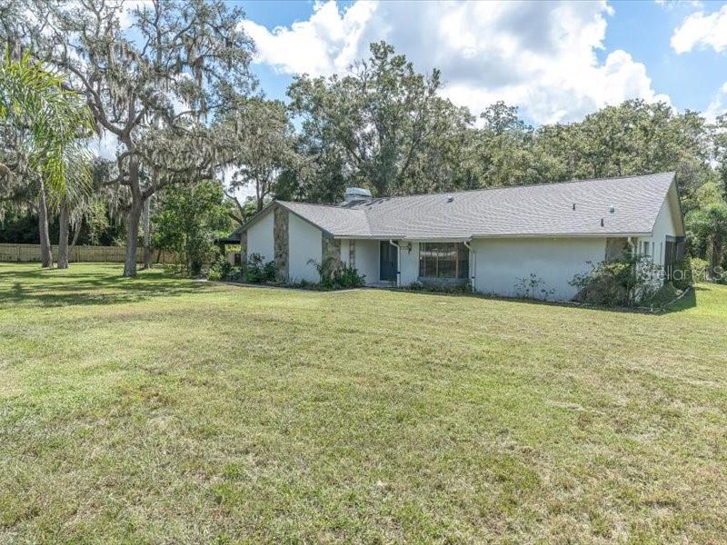 11211 PINE FOREST DR