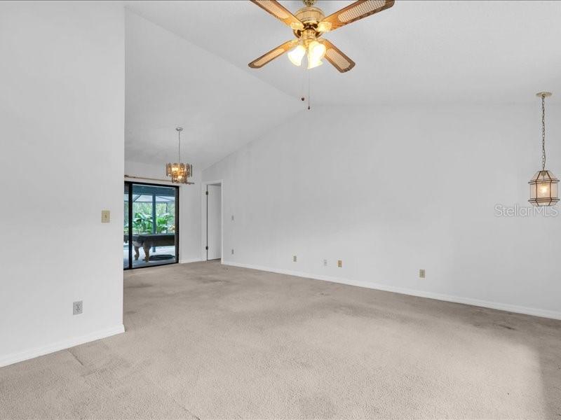 11211 PINE FOREST DR