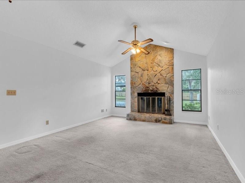 11211 PINE FOREST DR